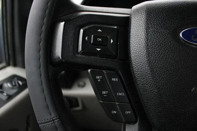 Used 2016 White Ford XL image 4