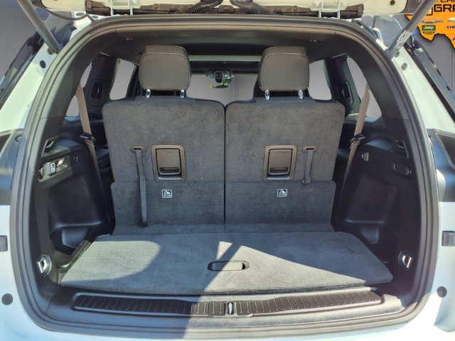 New 2026 Bright White Clear-Coat Exterior Paint Jeep Laredo image 9