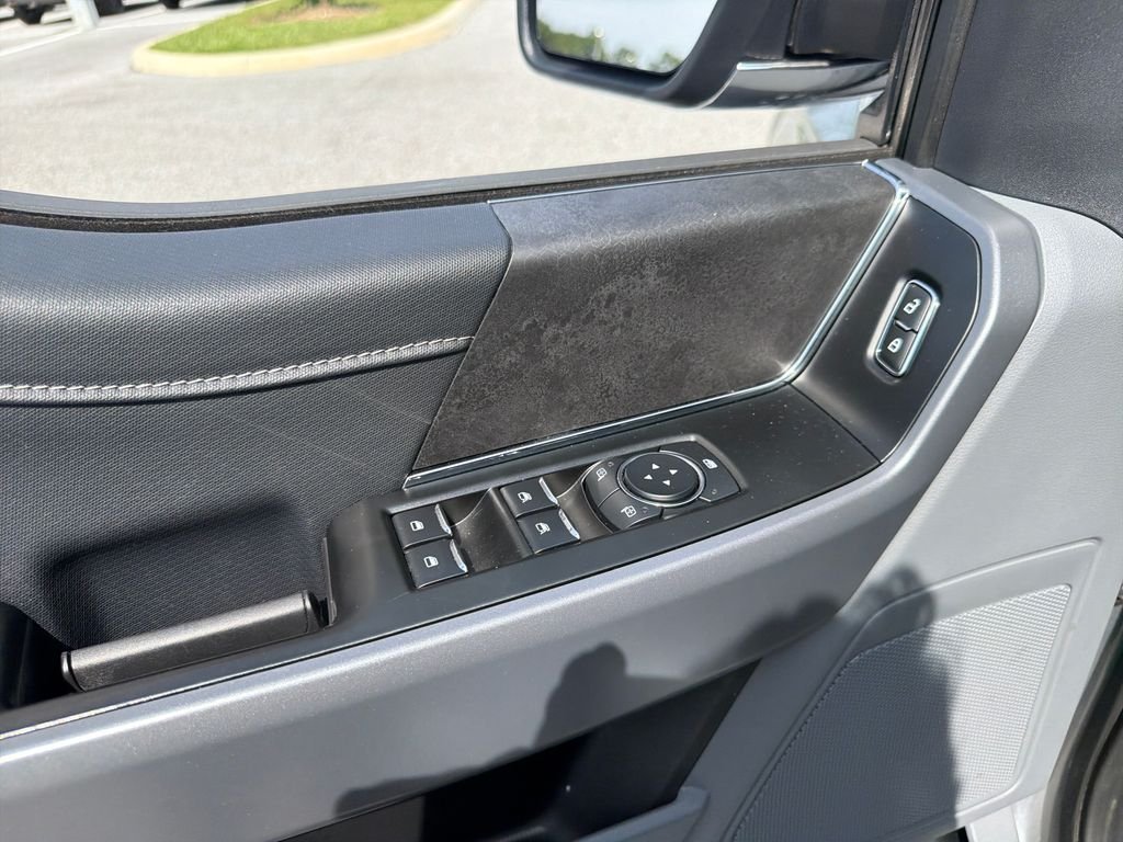 Used 2025 Silver Metallic Ford XLT image 19