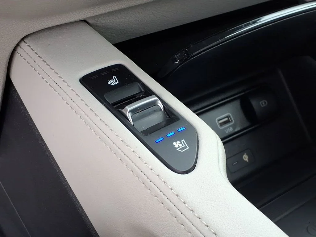Used 2022 Black Kia SX image 22