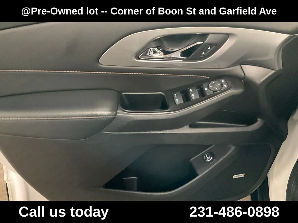 Used 2019 White Chevrolet 3LT image 15