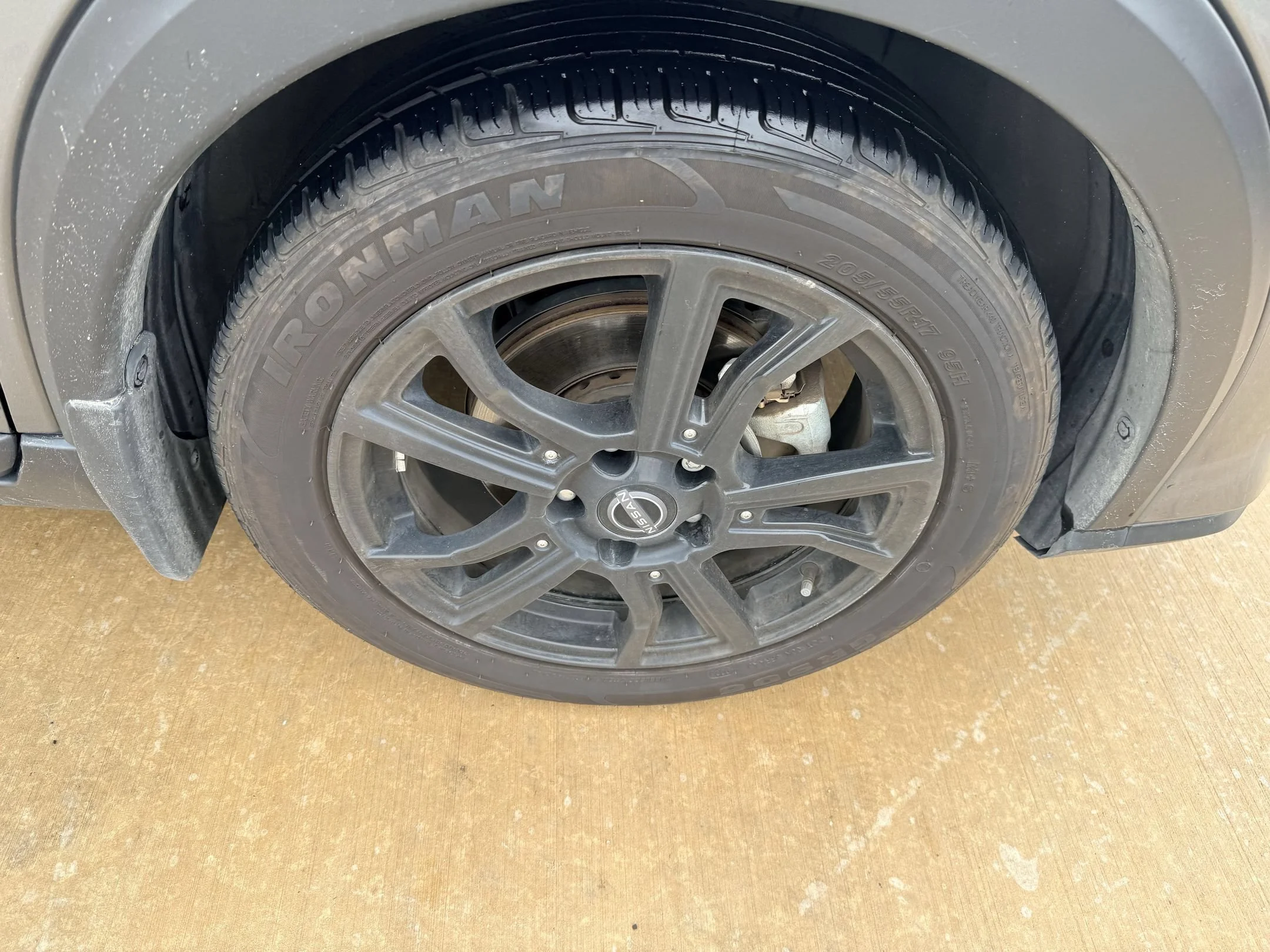 Used 2023 Gray Nissan SR image 17