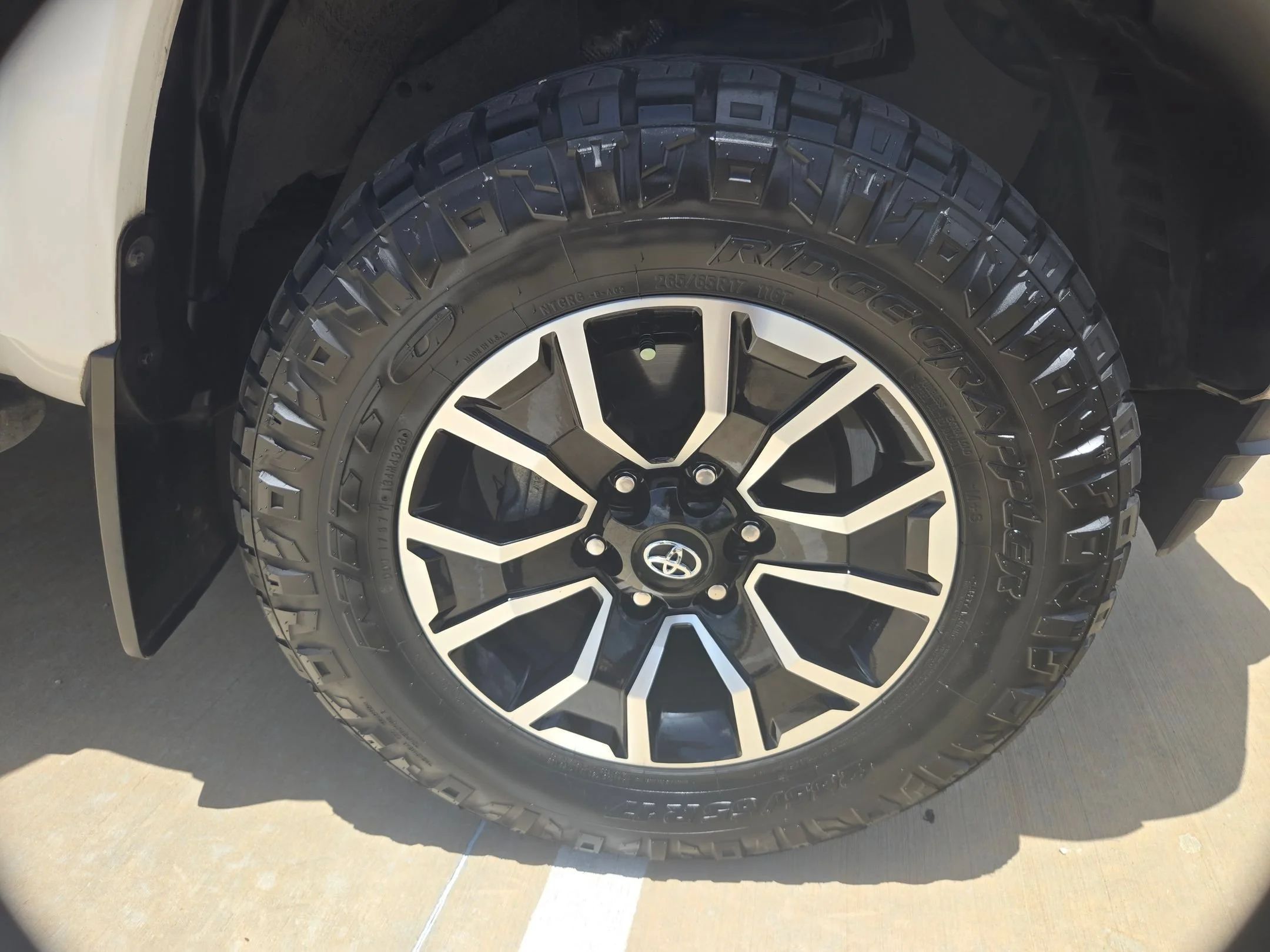 Used 2023 White Toyota SR5 image 25