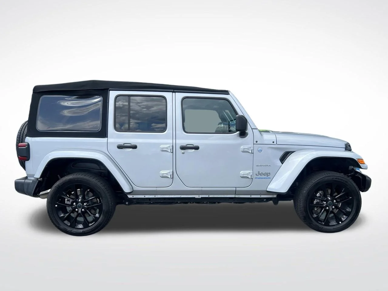 Used 2024 Silver Jeep Sahara 4xe image 6