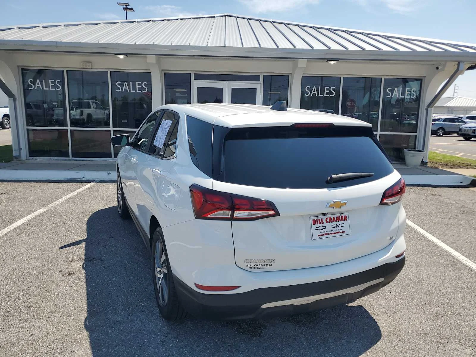 Used 2024 Summit White Chevrolet LT image 6