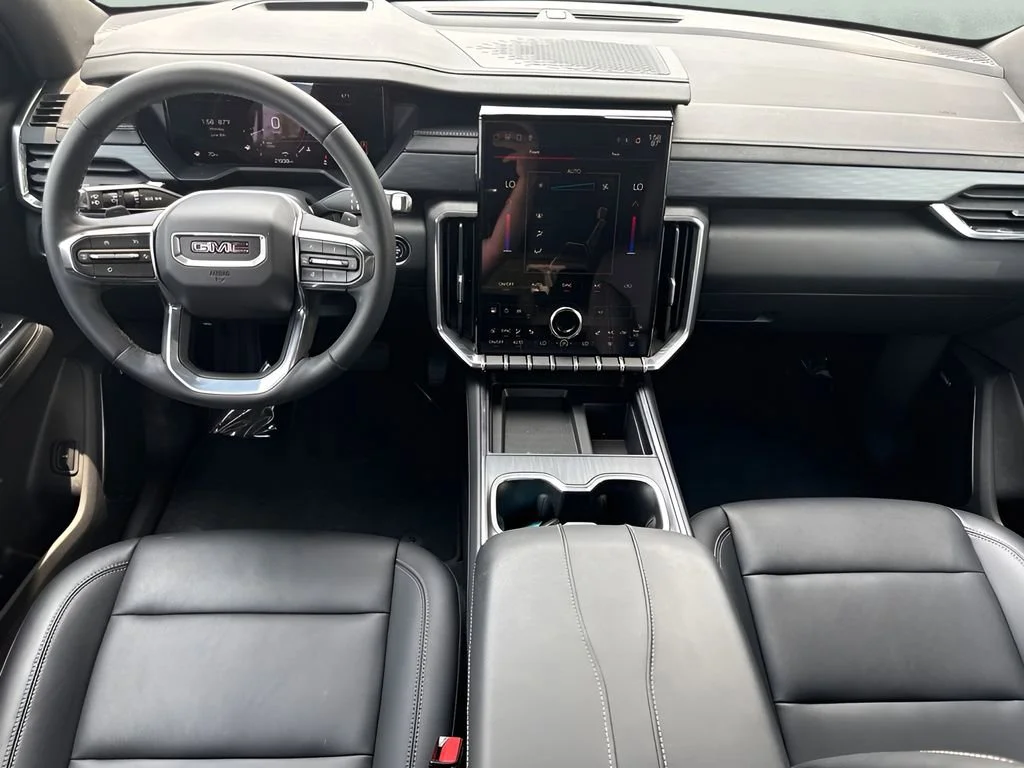 Used 2024 Summit White GMC Elevation image 14