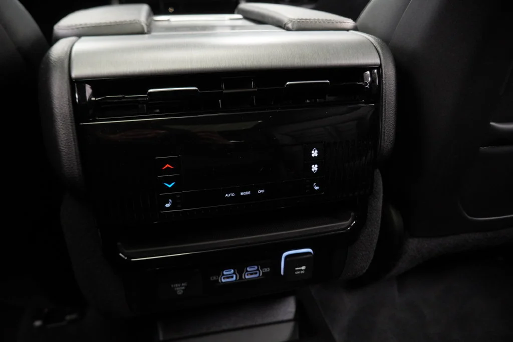 Used 2025 White Jeep Series II image 27
