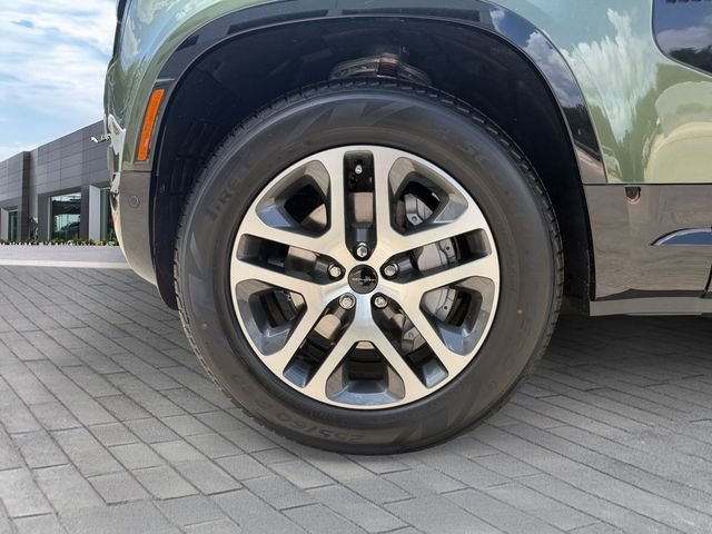 New 2026 Woolstone Green Land Rover X-Dynamic SE image 9