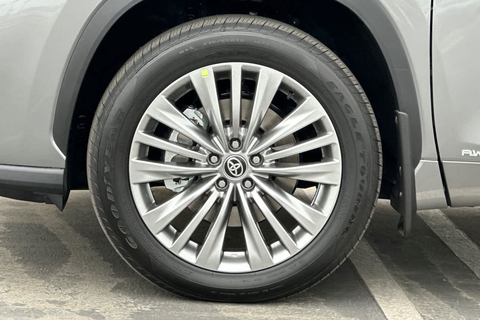 New 2026 Heavy Metal <sup>1</sup> Toyota  Platinum image 26
