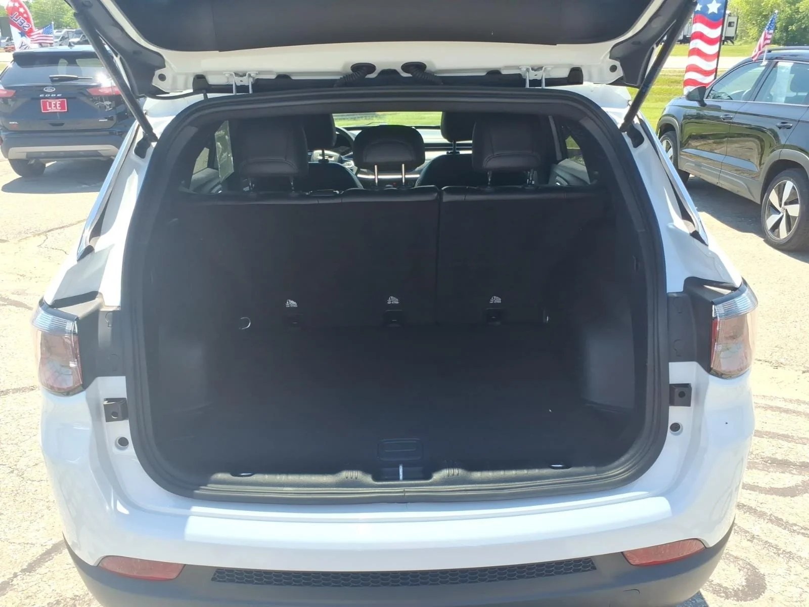 Used 2024 Bright White Clearcoat Jeep Latitude image 14