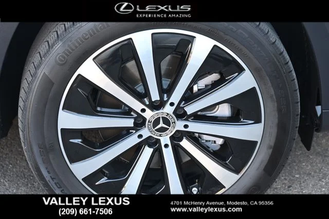 Used 2023 White Mercedes-Benz GLB 250 image 23