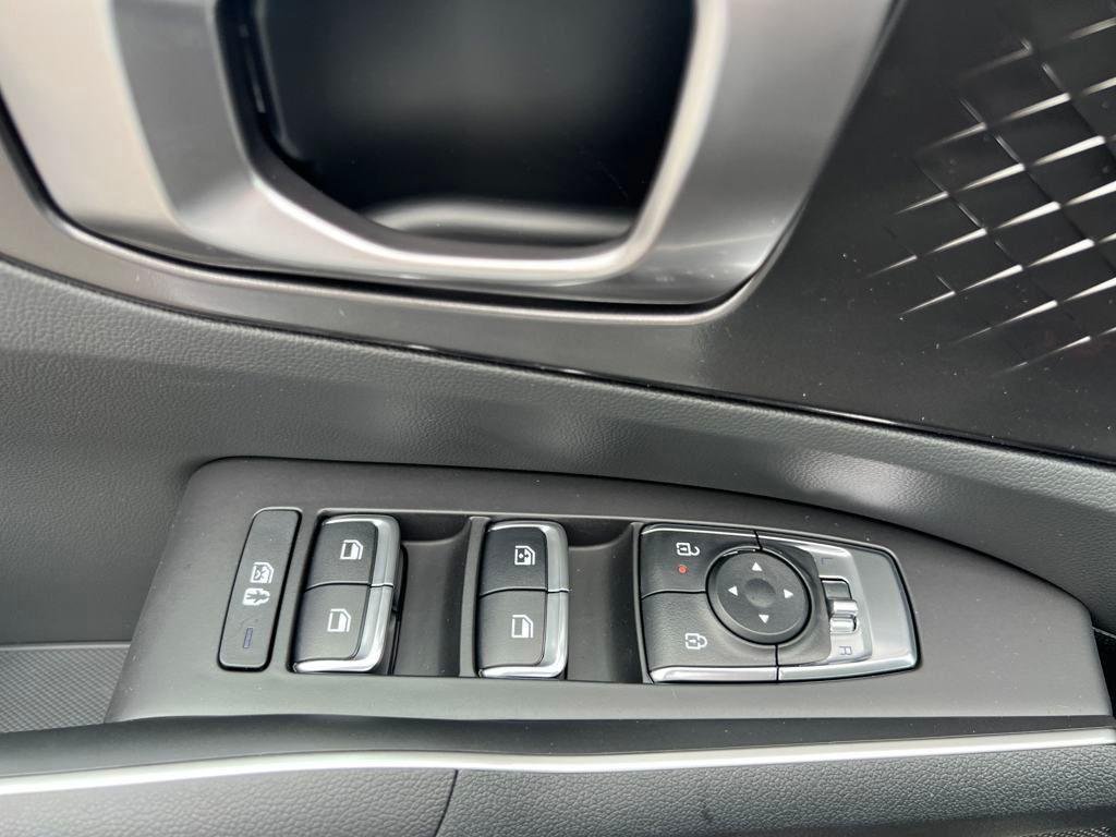 2025 Kia Sorento S - Photo 15