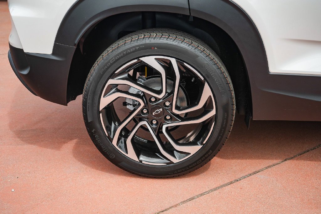 New 2026 Iridescent Pearl Tricoat Chevrolet RS image 11