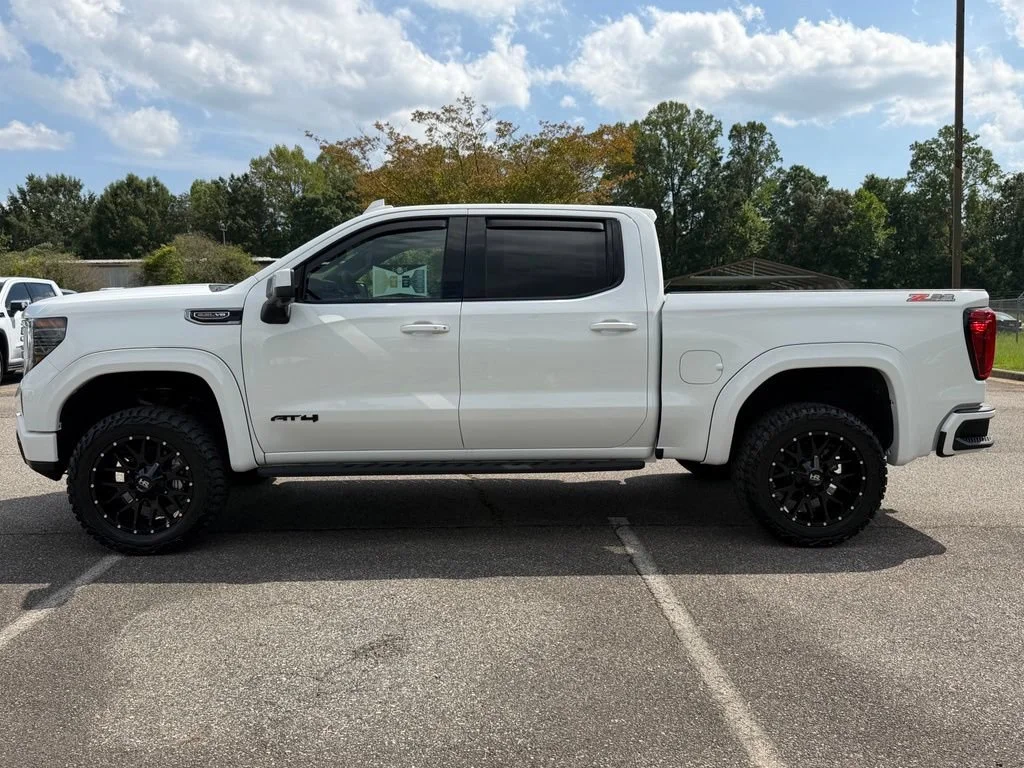 New 2026 Summit White GMC AT4 image 31