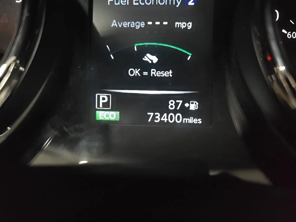 Used 2017 Black Nissan SL image 25