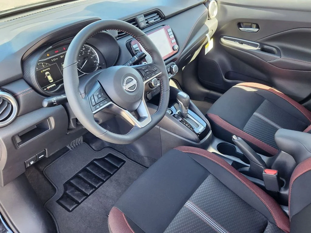 2025 Nissan Versa Sedan SR - Photo 14