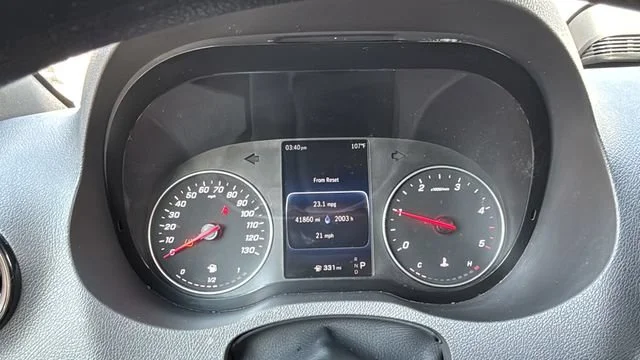 Used 2025  Mercedes-Benz NA image 16