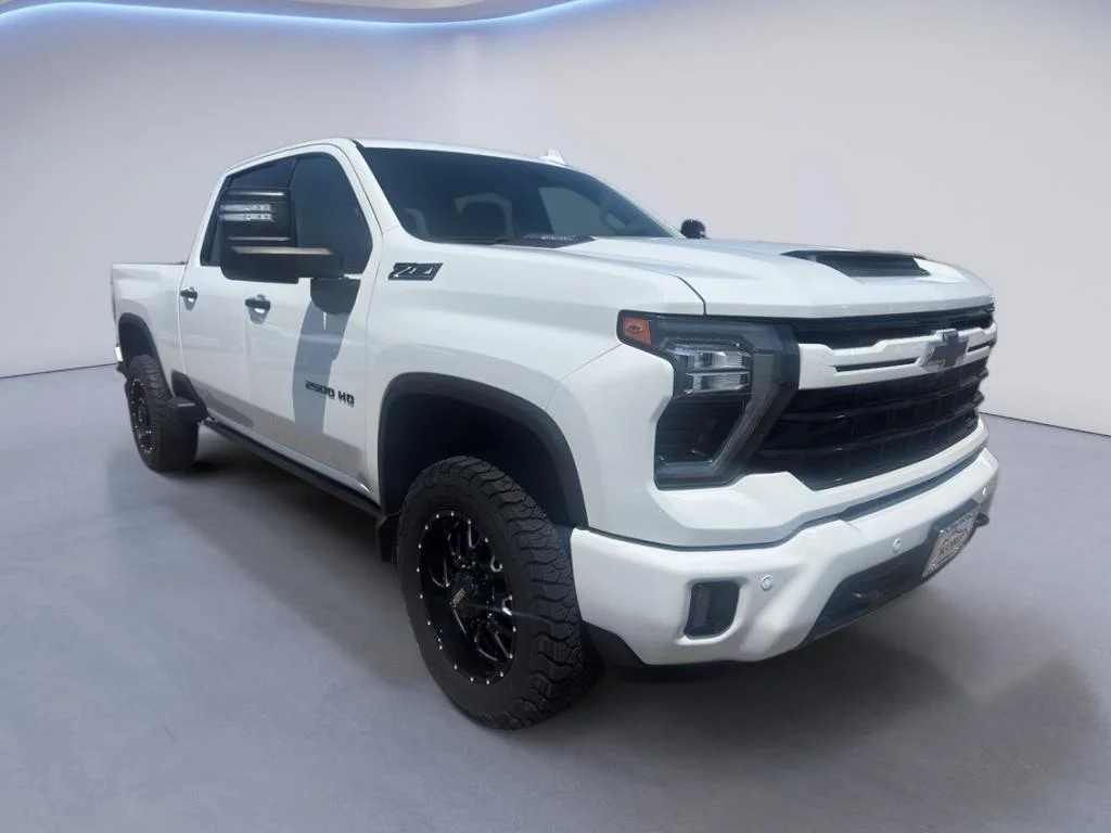 Used 2024 Summit White Chevrolet LTZ image 4