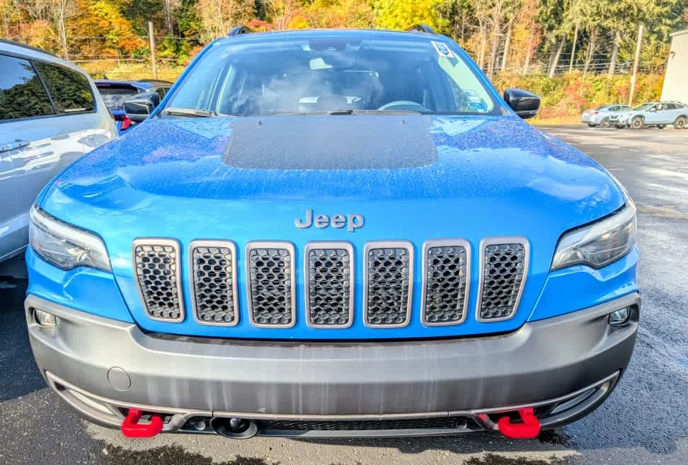 Used 2022 Hydro Blue Pearl Coat Jeep Trailhawk image 2