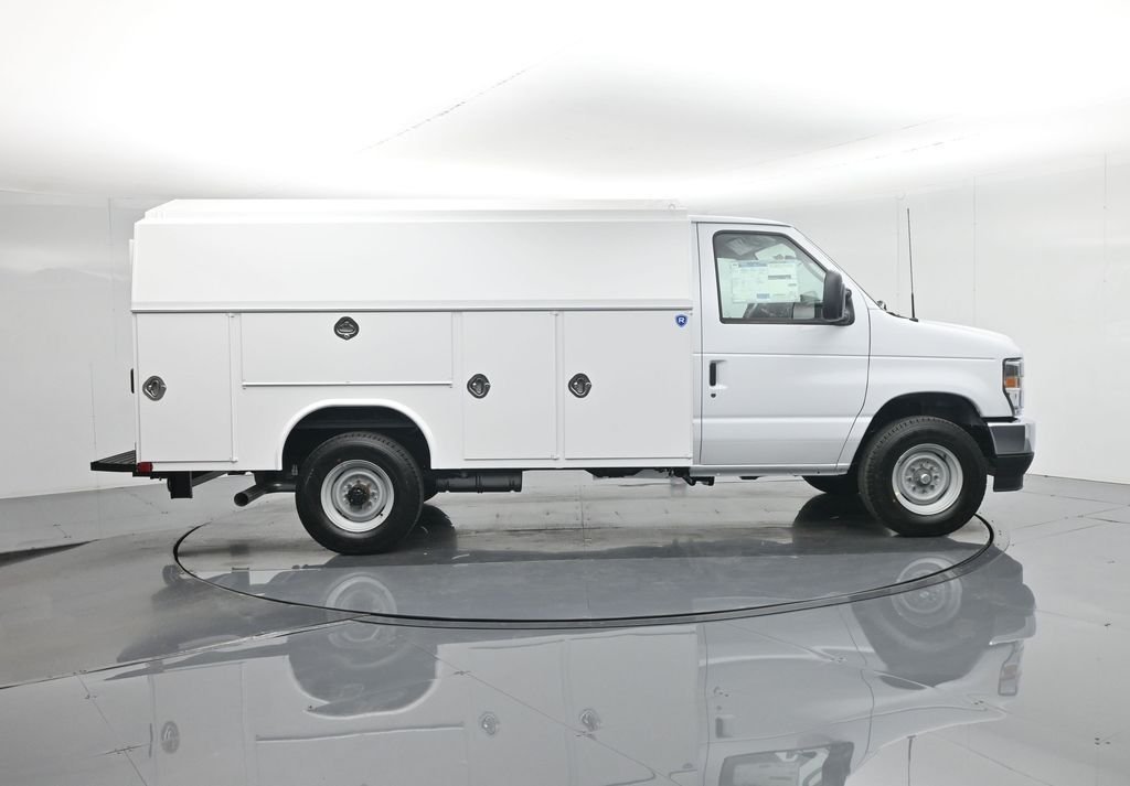 New 2026 Oxford White Ford Base image 60