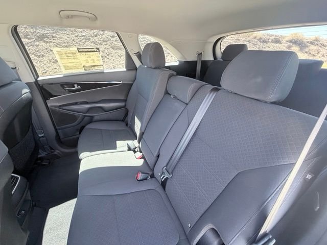 2019 Kia Sorento L - Photo 23