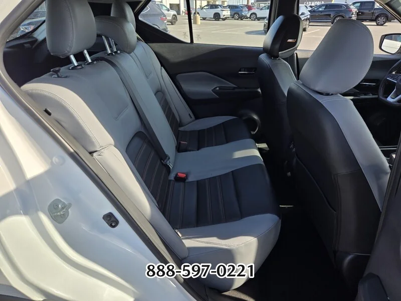 Used 2022 Aspen White NISSAN SR image 17