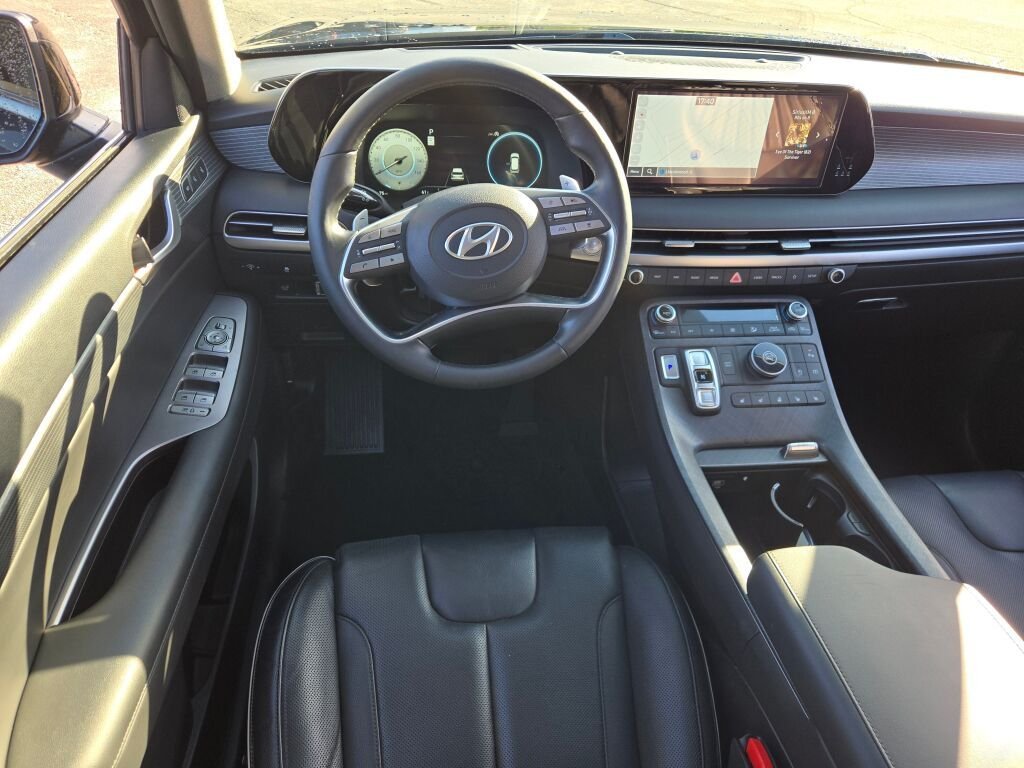 Used 2023 Black Hyundai Limited image 19