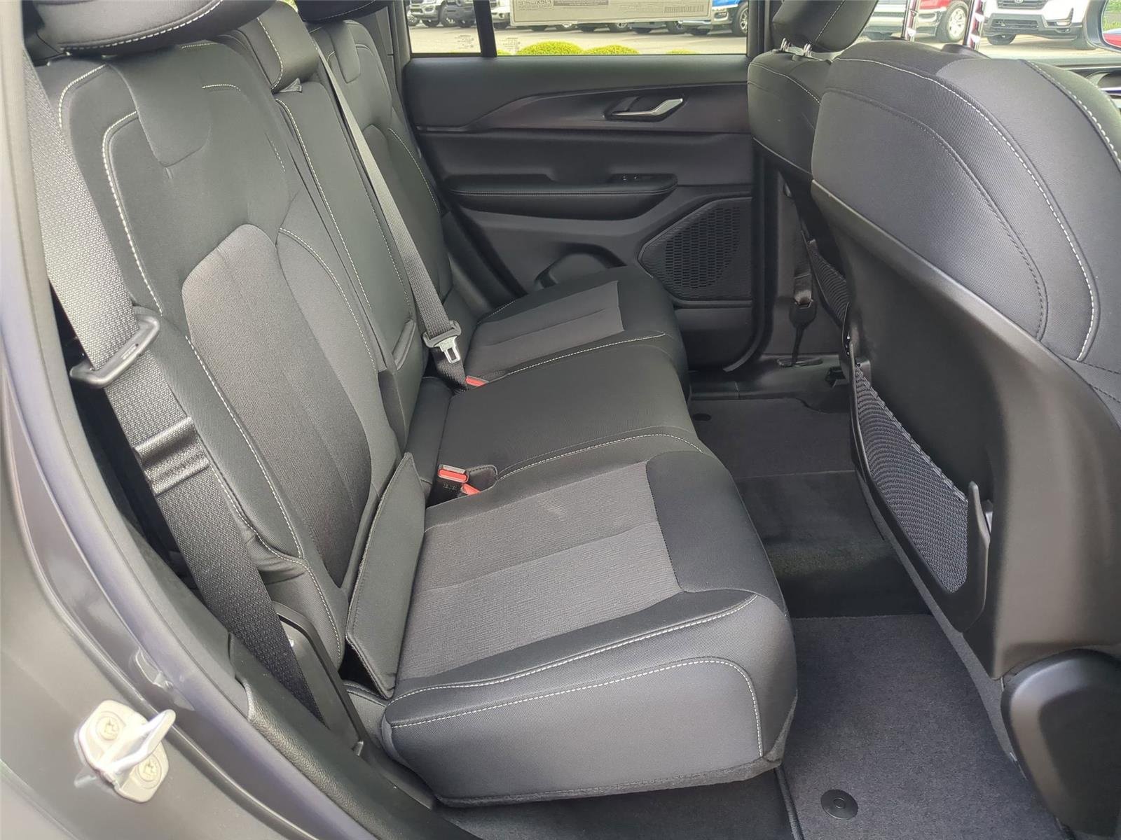 New 2026 Baltic Gray Metallic Clear-Coat Exterior Paint Jeep Laredo image 27