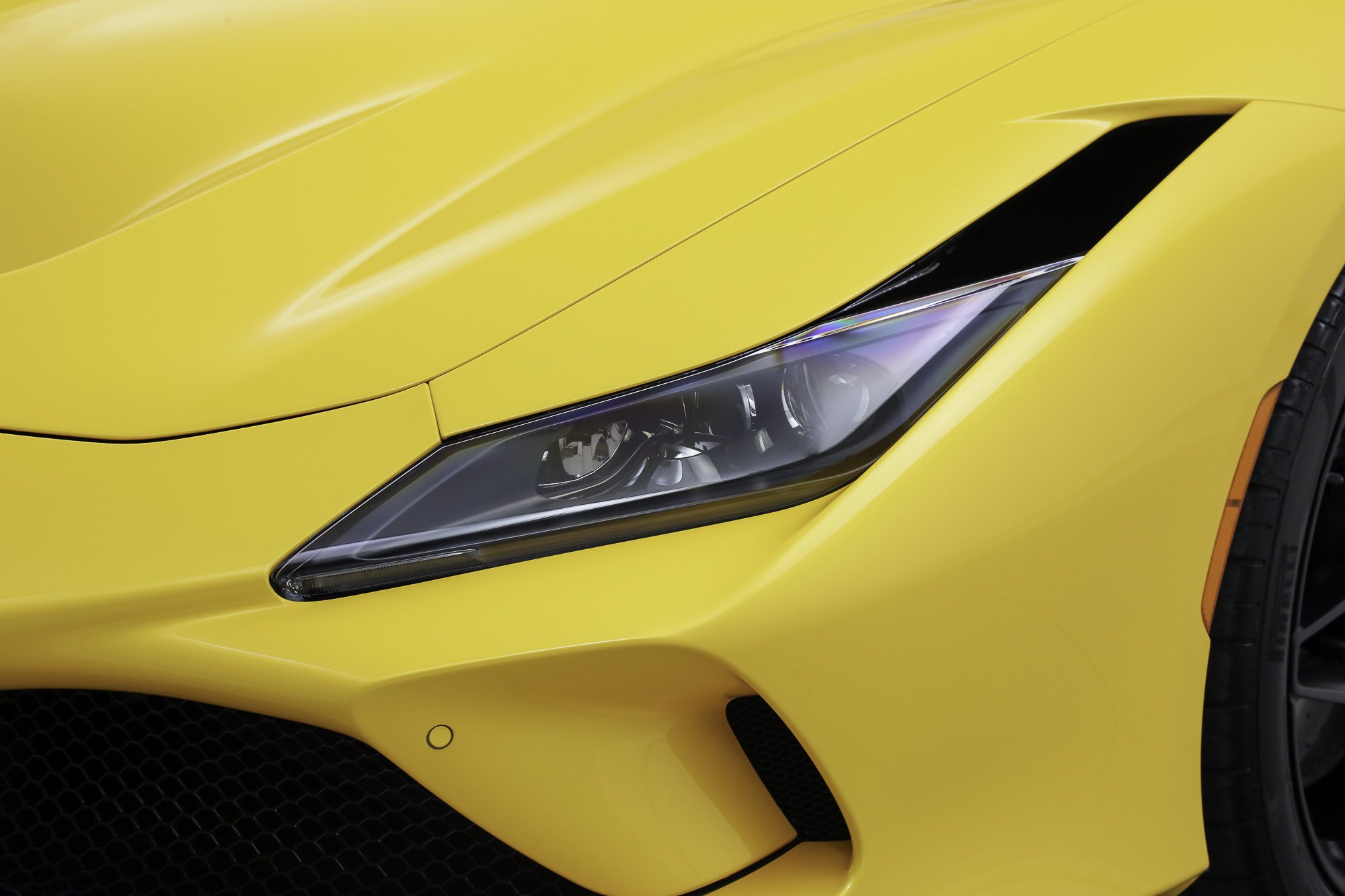 Used 2022 Yellow Ferrari  image 18