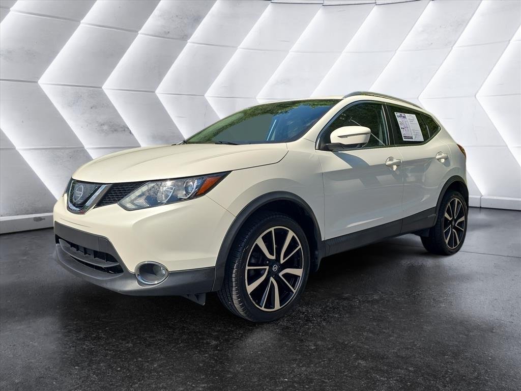 Used 2019 White Nissan SL image 1