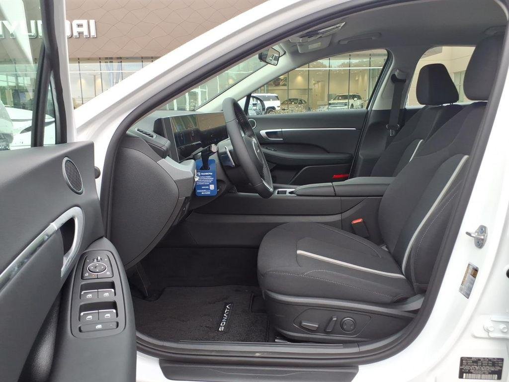 New 2026 White Hyundai SEL Sport image 14