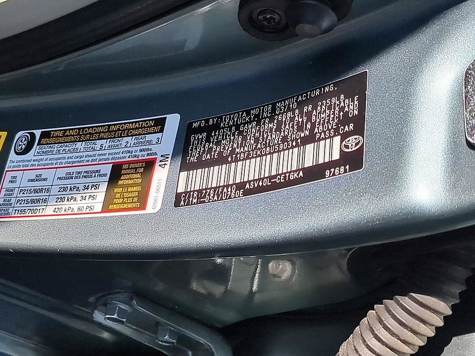 Used 2011 Aloe Green Metallic Toyota XLE image 39