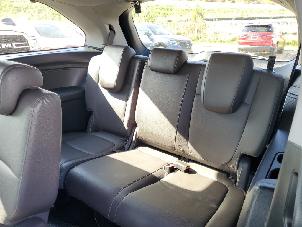 Certified Used 2020 Lunar Silver Metallic Honda EX-L image 15