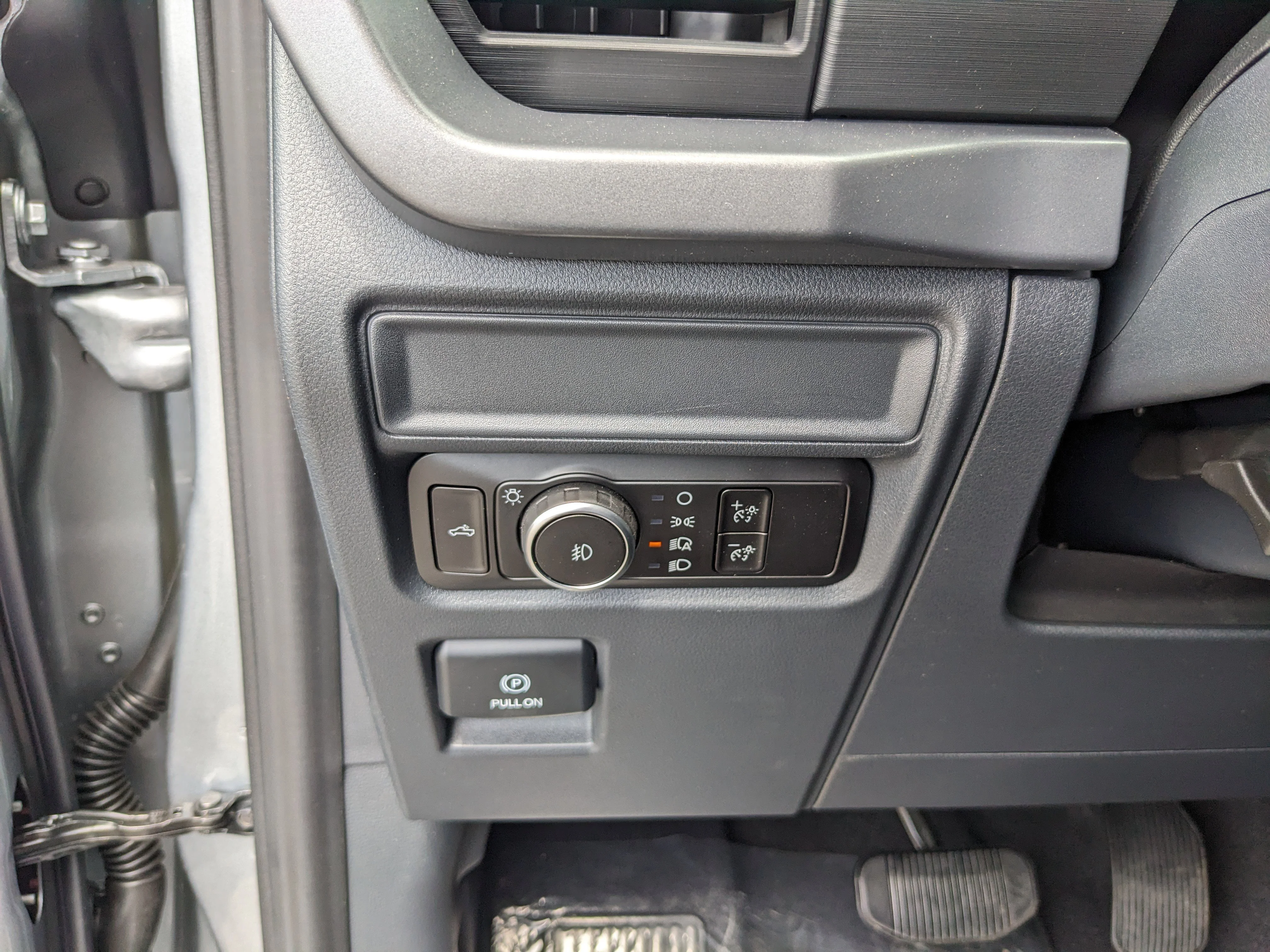 New 2026 Iconic Silver Metallic Ford XLT image 25