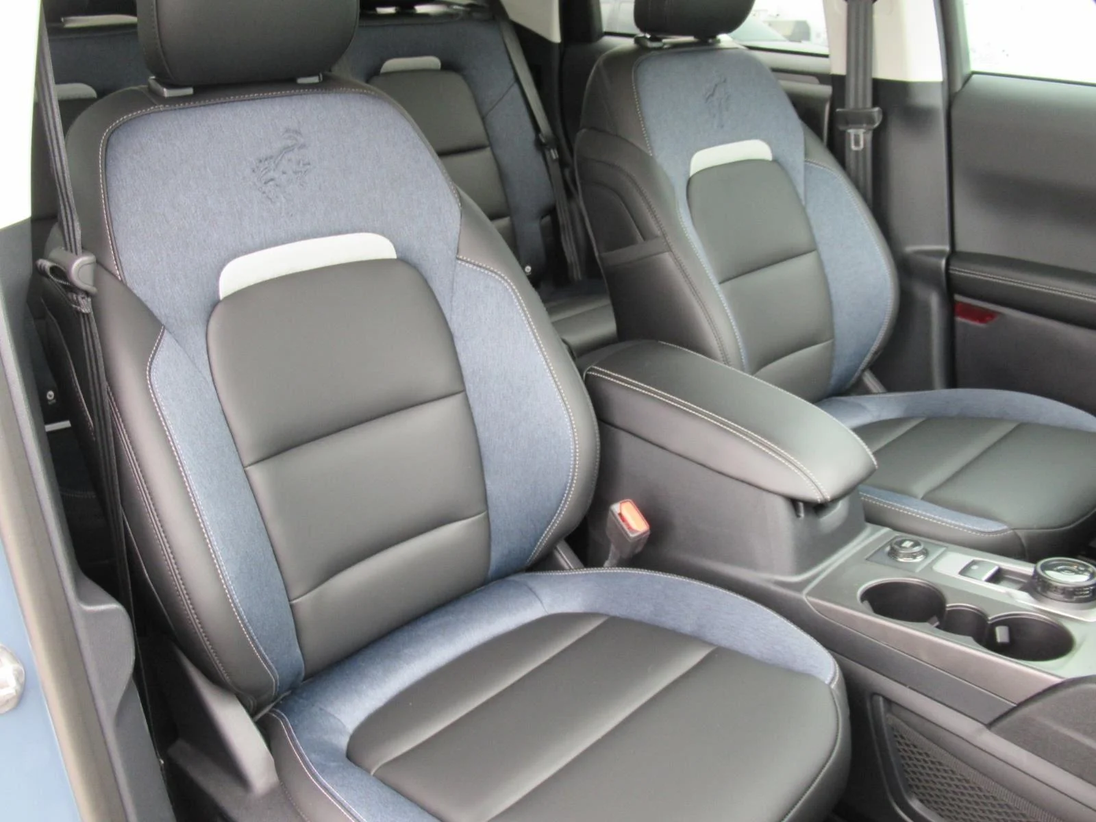 New 2026 Azure Gray Metallic Tri-Coat Ford Outer Banks® image 9