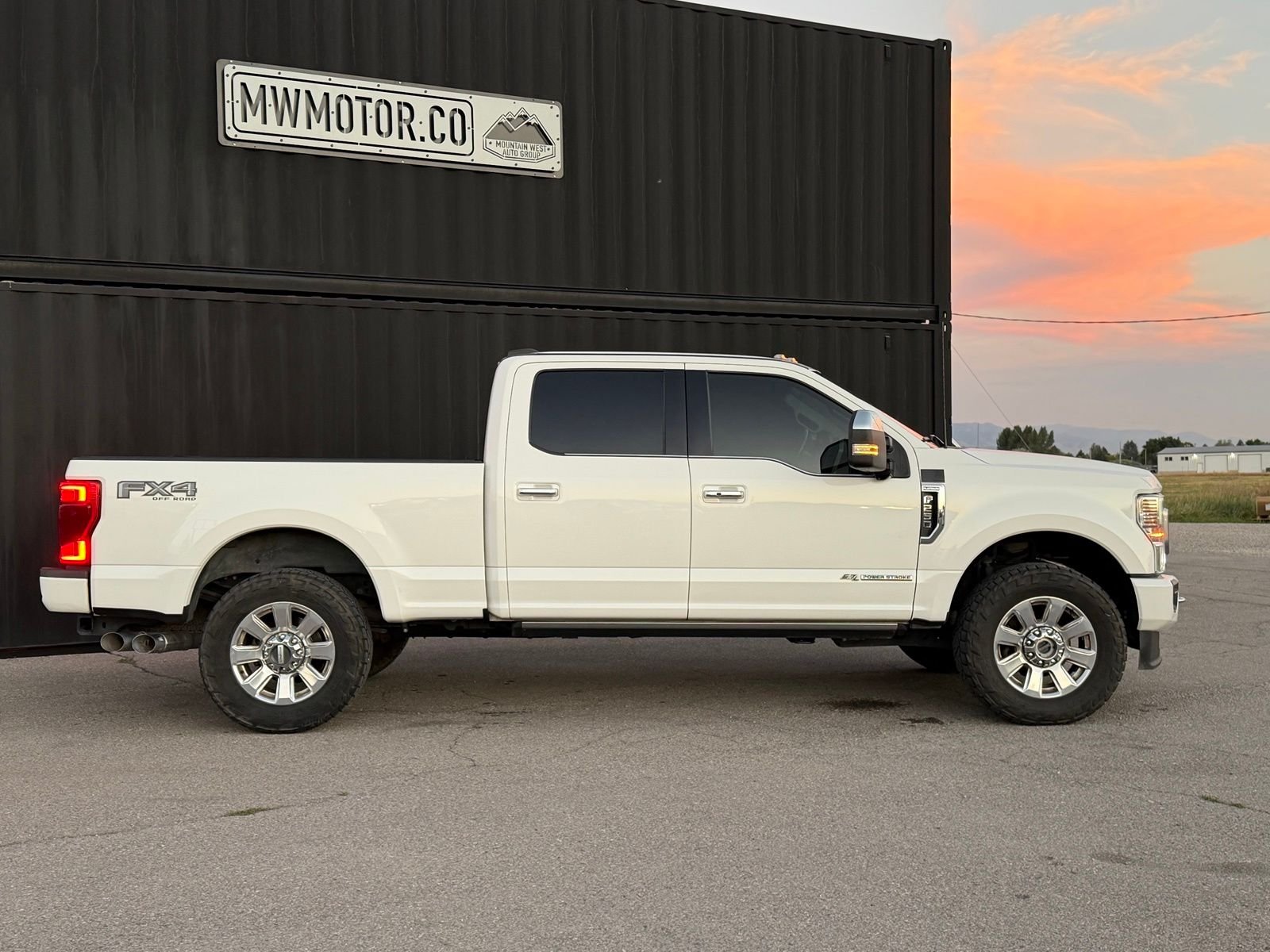View vehicle photo 6