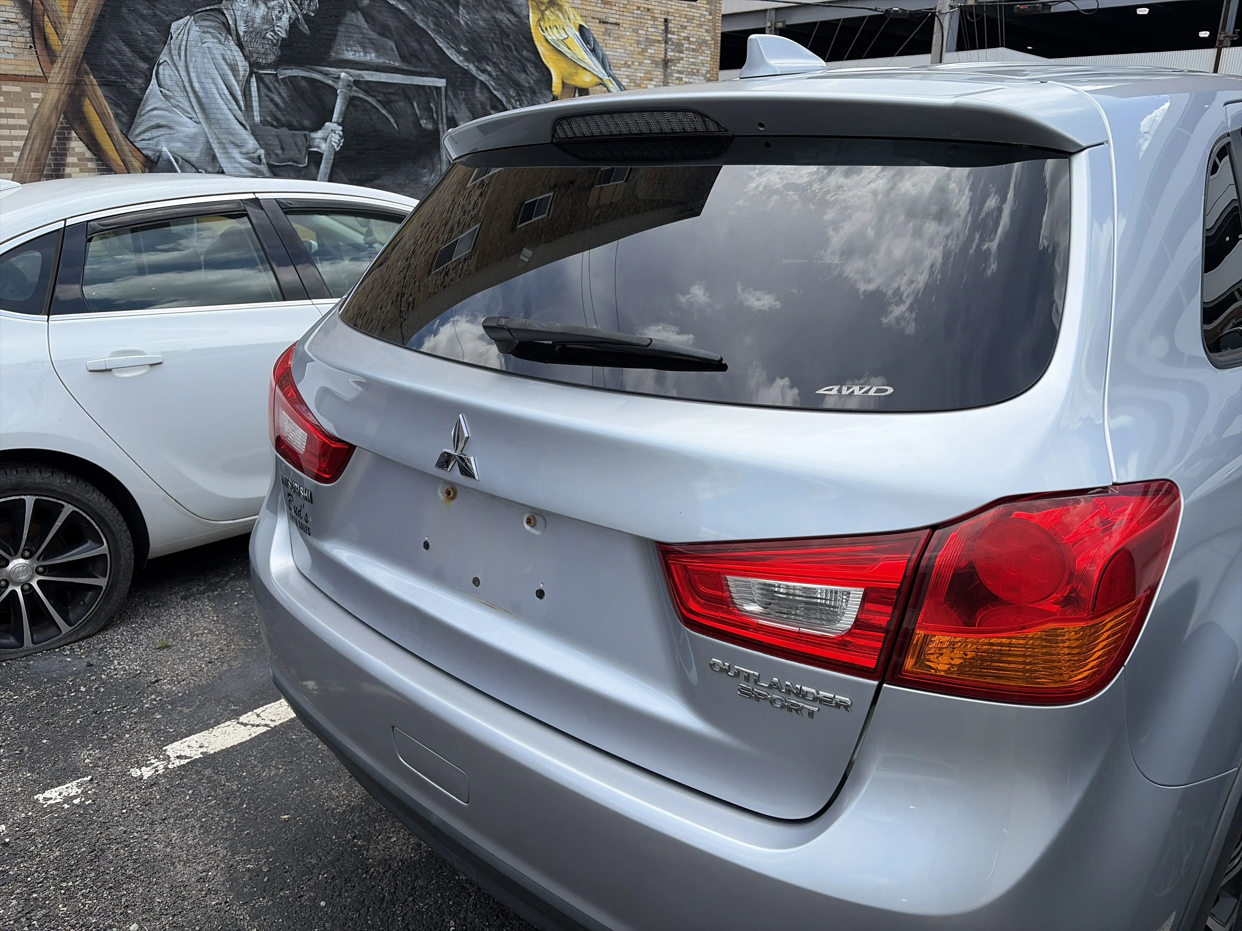 Used 2017 Cool Silver Metallic Mitsubishi LE 2.0 image 7