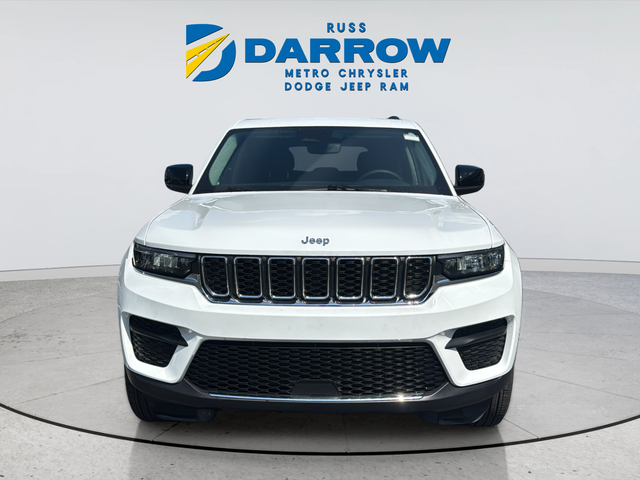 Used 2024 White Jeep Laredo X image 8