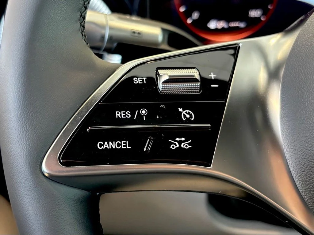 Used 2027 White Mercedes-Benz 220 Hybrid image 25
