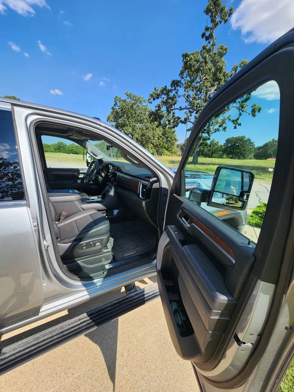 Used 2024 Sterling Metallic GMC Denali image 9