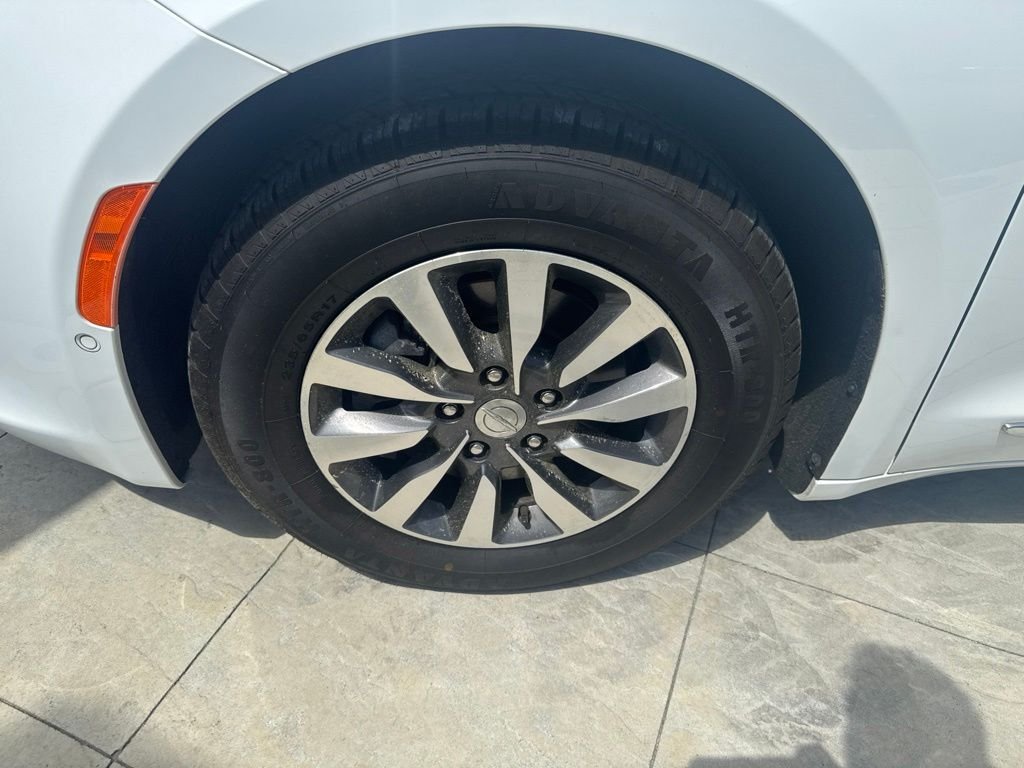 Used 2020 White Chrysler Touring L Plus image 9