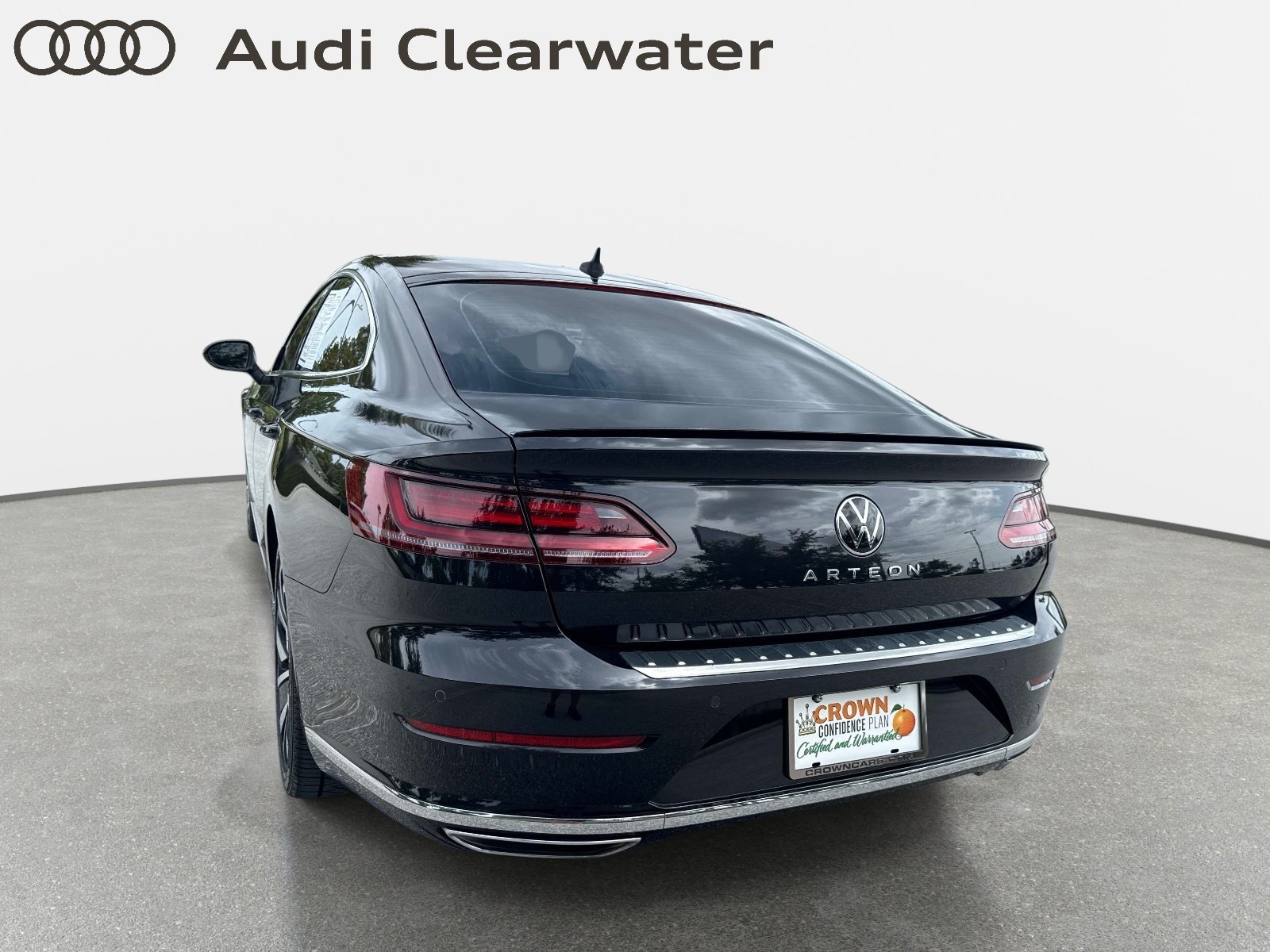 Used 2021 Deep Black Volkswagen SEL R-Line image 8