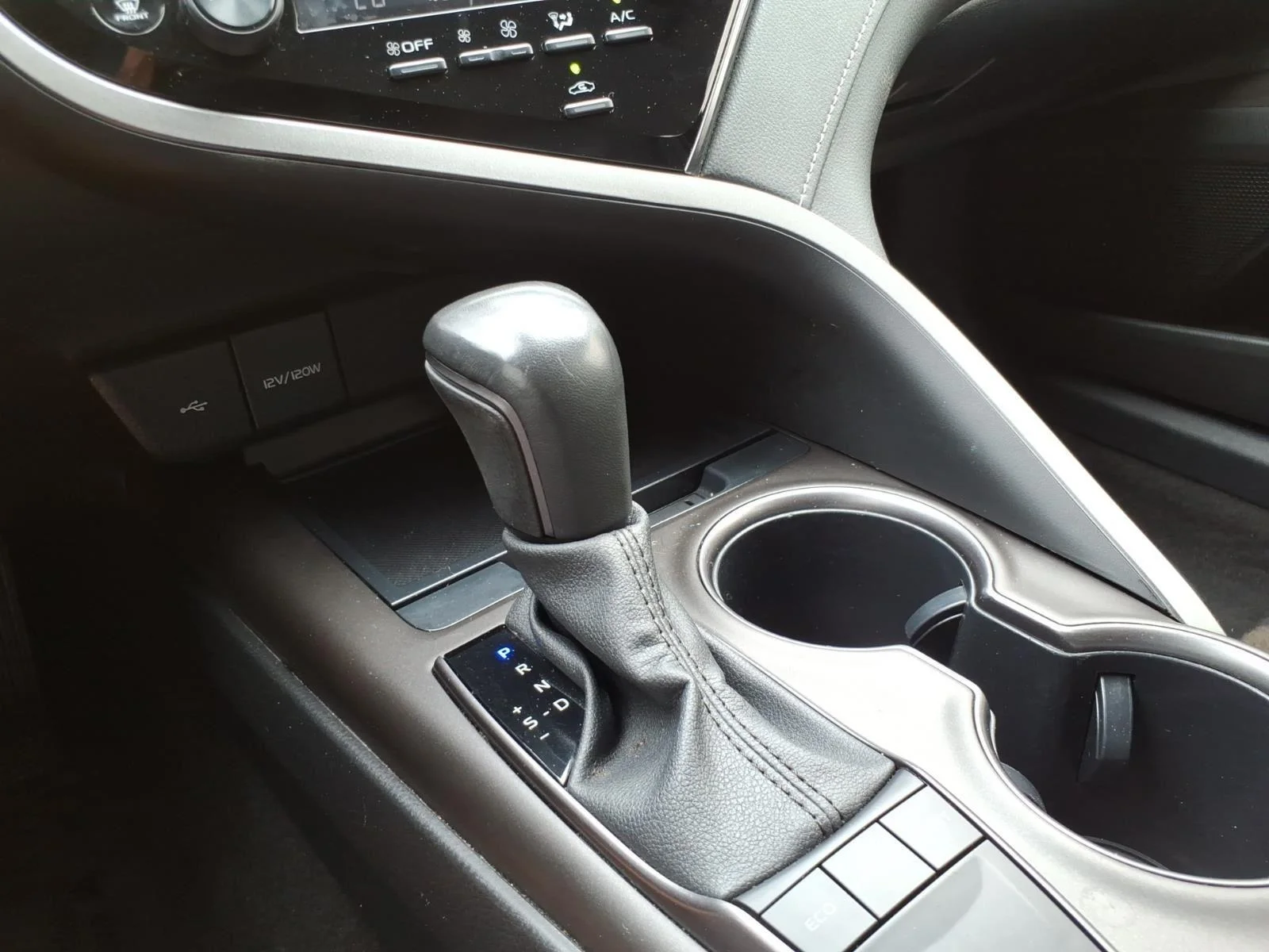 Used 2023 Midnight Black Metallic Toyota SE image 20
