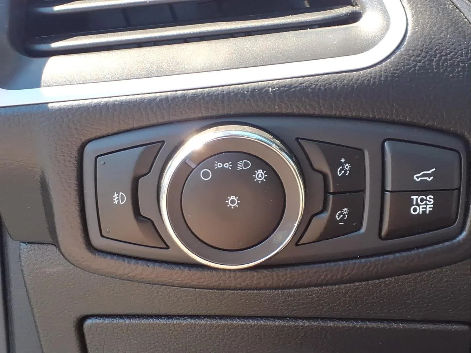 Used 2023 Iconic Silver Ford SEL image 21