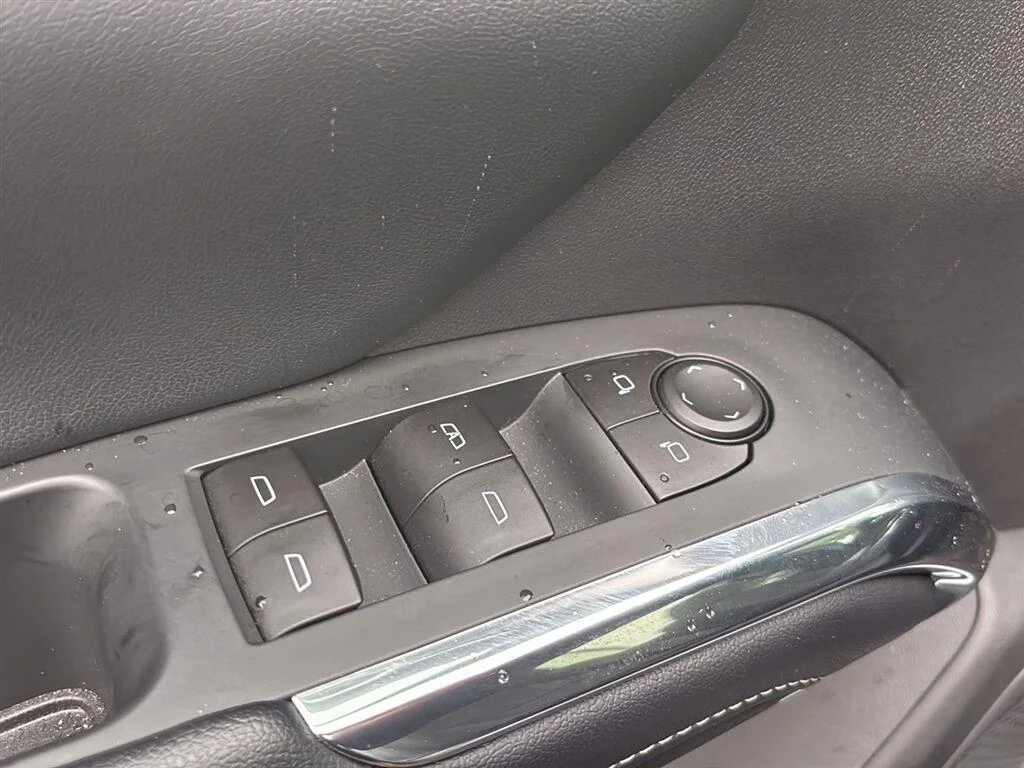 Used 2026 Sterling Gray Metallic Chevrolet FWD LT image 7