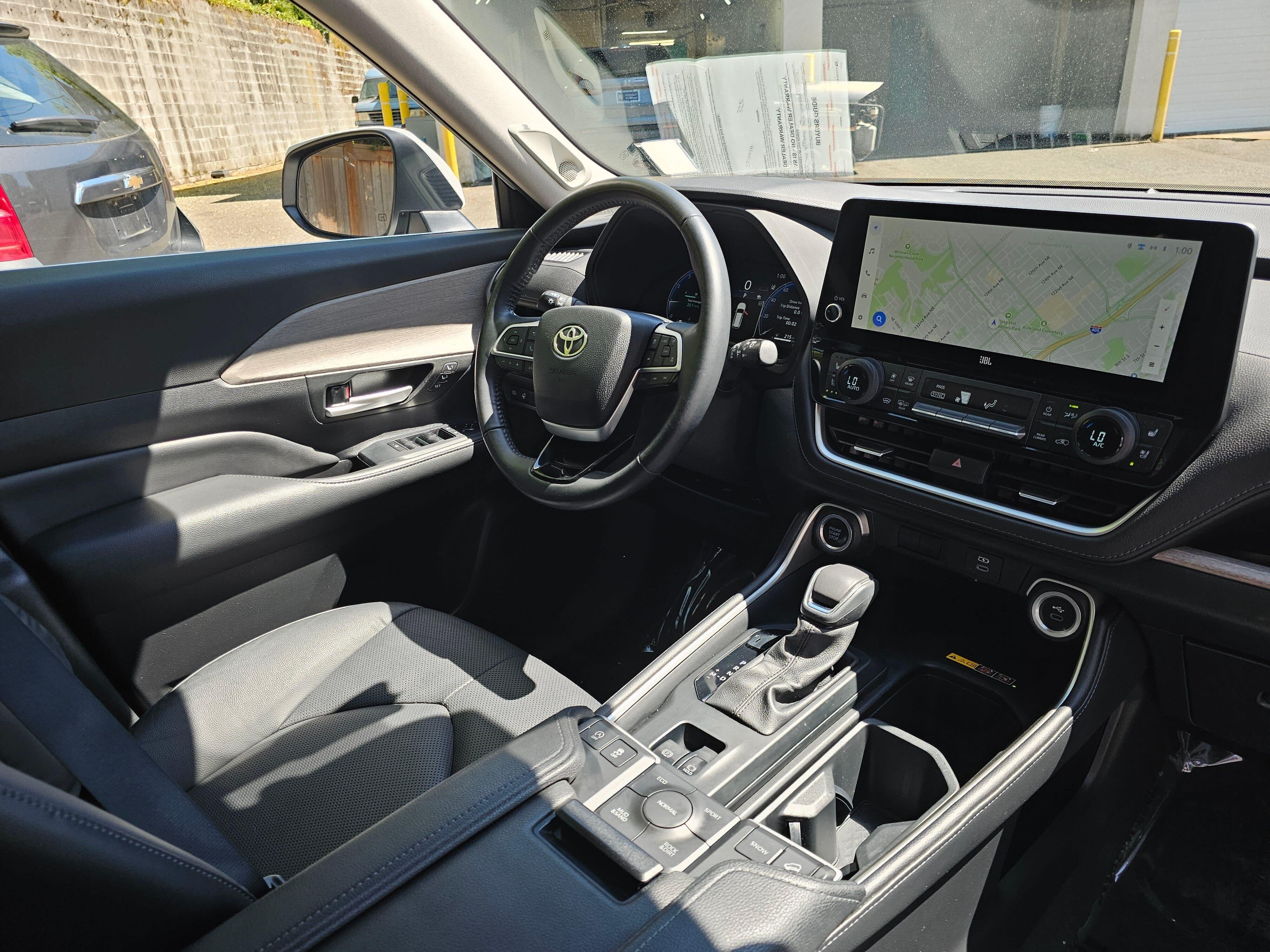 Used 2024 Wind Chill Pearl Toyota Limited image 10