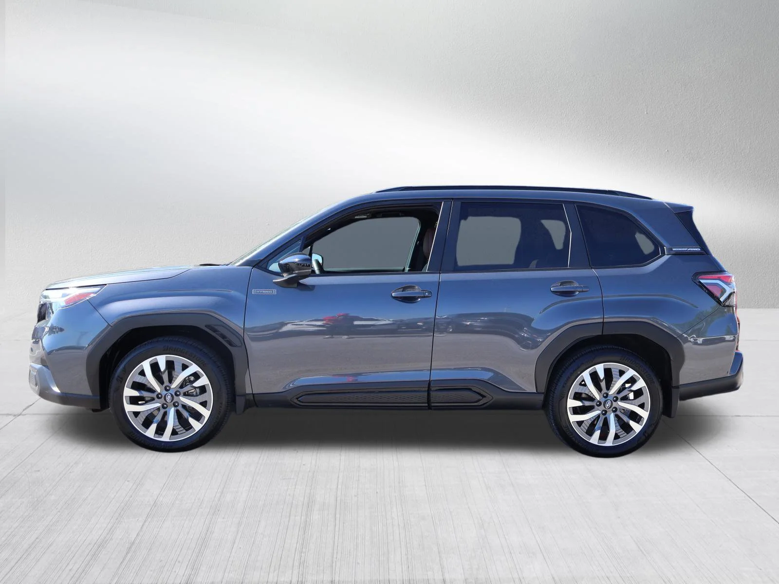 Used 2025 Magnetite Gray Metallic Subaru Touring Hybrid image 4