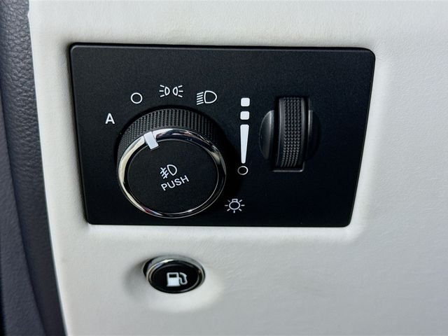 Used 2021 Red Jeep Summit image 10