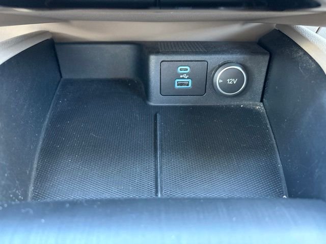 Used 2021 Gold Ford SE image 27
