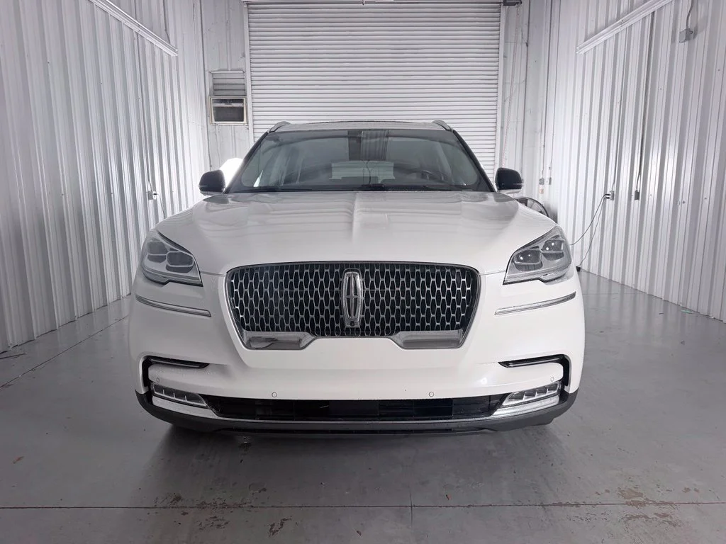 Used 2020 White Lincoln Reserve image 2